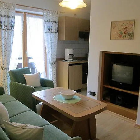 Haus Oefenbichl דירה