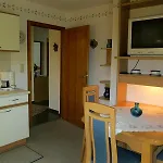 Haus Oefenbichl アパート ラムサウ